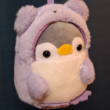 This is another plush keychain, this one being of a penguin. Overall it's very round and most of the extra parts its made of seemed like they could be edited from primitive objects
